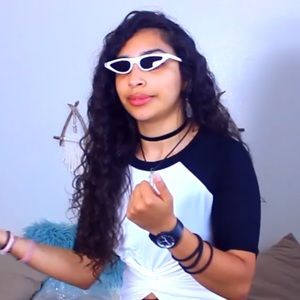 Meet your Posher, Xiomara